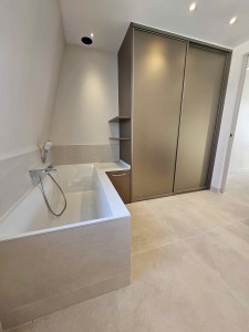 Salle_de_bain_à_Croissy_Sur_Seine_avec_espace_baignoire_et_dressing