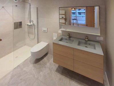 Salles de bain avec douche et meubles et plan vasque sur mesure