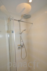 Paroi et porte de douche sur mesure