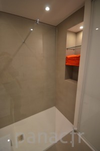 Paroi et porte de douche sur mesure