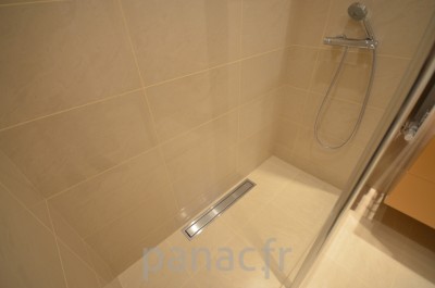 Paroi et porte de douche sur mesure