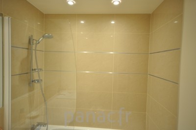 Paroi et porte de douche sur mesure