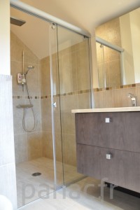 Paroi et porte de douche sur mesure