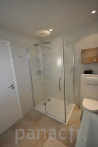 Paroi et porte de douche sur mesure