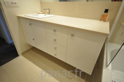 Mobilier salle de bain sur mesure en laque