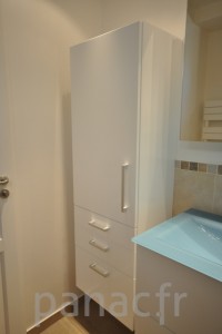 Mobilier salle de bain sur mesure en laque