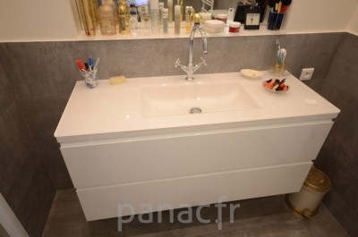 Mobilier salle de bain sur mesure en laque