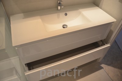 Mobilier salle de bain sur mesure en laque