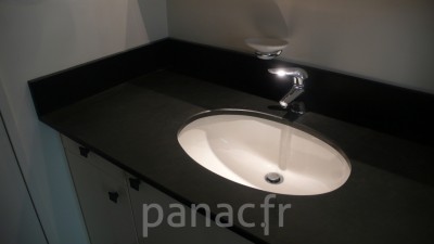 Mobilier salle de bain sur mesure en laque