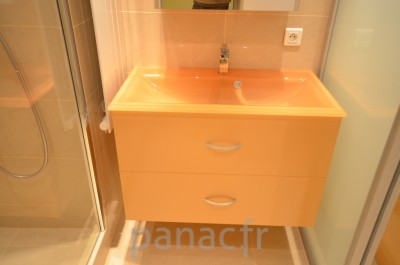 Mobilier salle de bain sur mesure en laque