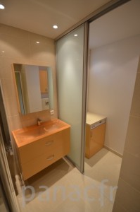 Mobilier salle de bain sur mesure en laque