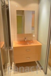 Mobilier salle de bain sur mesure en laque