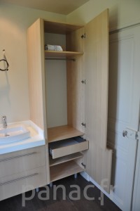 Mobilier salle de bain sur mesure en bois