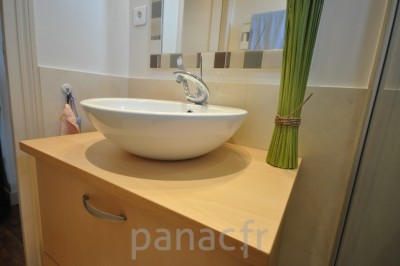 Mobilier salle de bain sur mesure en bois